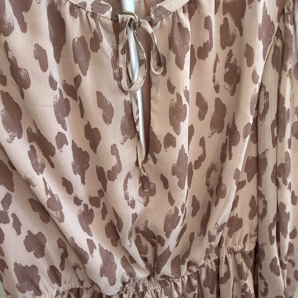 Sugarlips Taupe Patterned Long Sleeve Dress - Picture 2 of 7